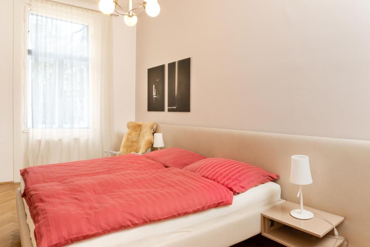 Apartments Fuchsthallergasse Виена Екстериор снимка